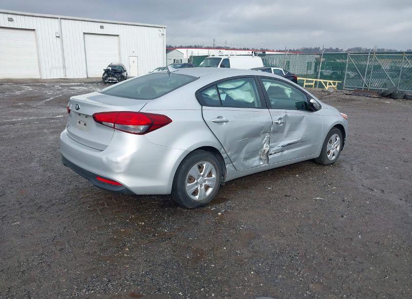 Photo 4 of 2017 Kia Forte LX (VIN 3KPFK4A70HE133576)