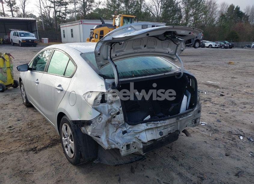 Photo 6 of 2017 Kia Forte LX (VIN 3KPFK4A70HE146781)