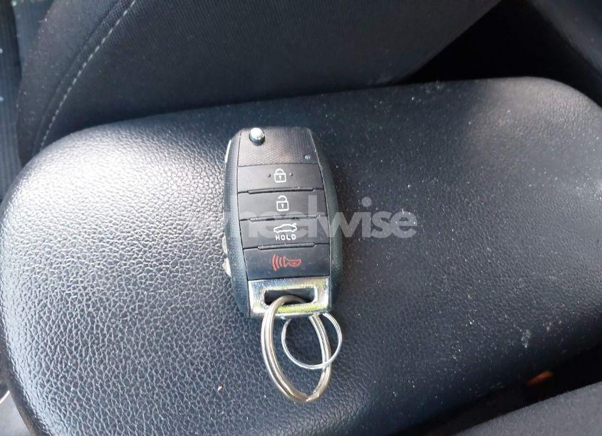 Photo 11 of 2017 Kia Forte LX (VIN 3KPFK4A70HE152788)