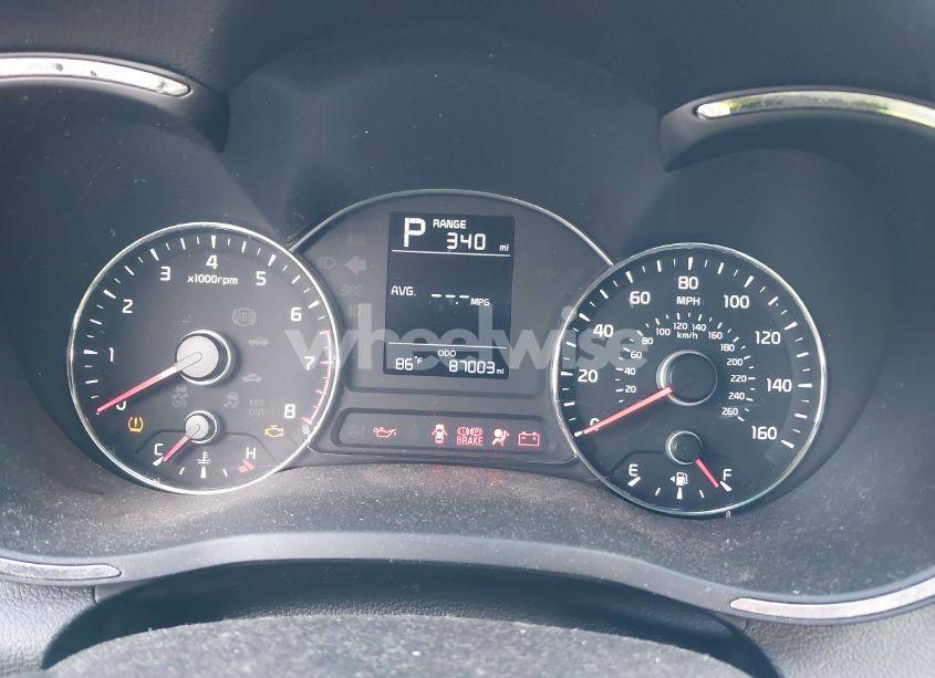 Photo 7 of 2017 Kia Forte LX (VIN 3KPFK4A70HE152788)