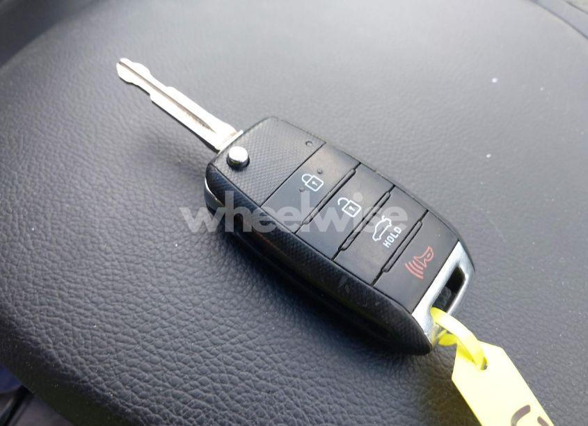 Photo 11 of 2017 Kia Forte LX (VIN 3KPFK4A70HE158364)