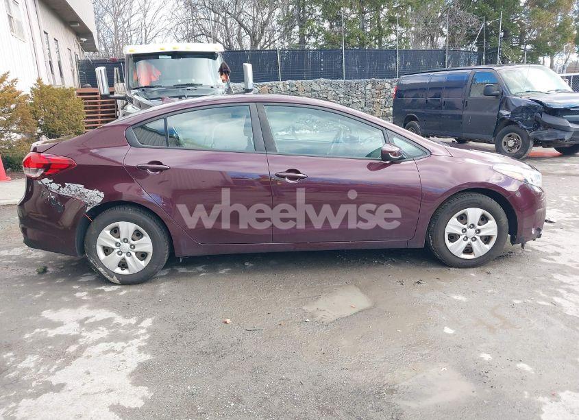 Photo 13 of 2017 Kia Forte LX (VIN 3KPFK4A70HE158364)