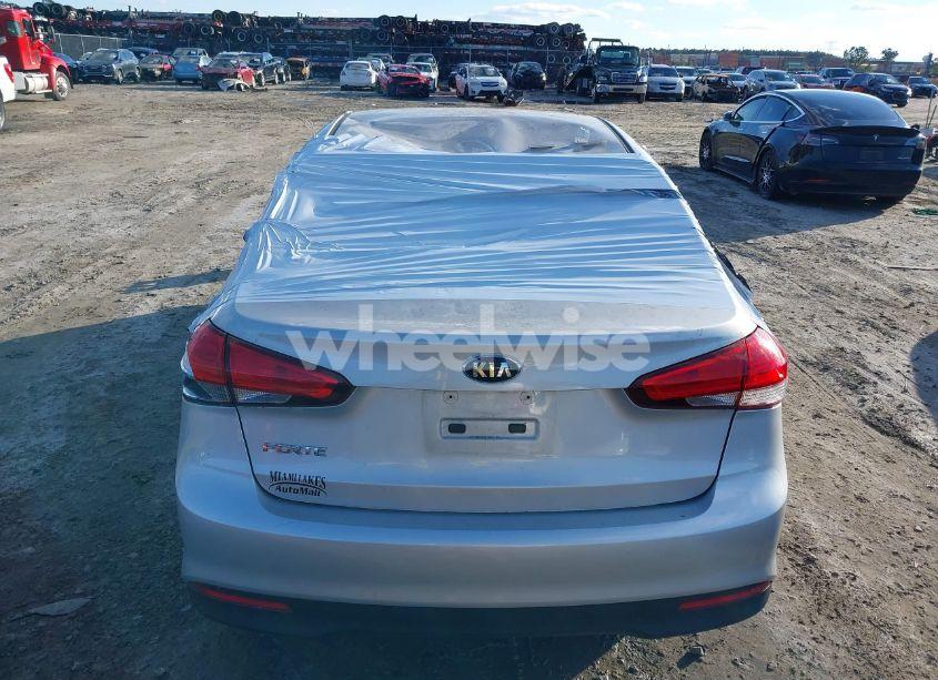 Photo 15 of 2018 Kia Forte LX (VIN 3KPFK4A70JE167765)
