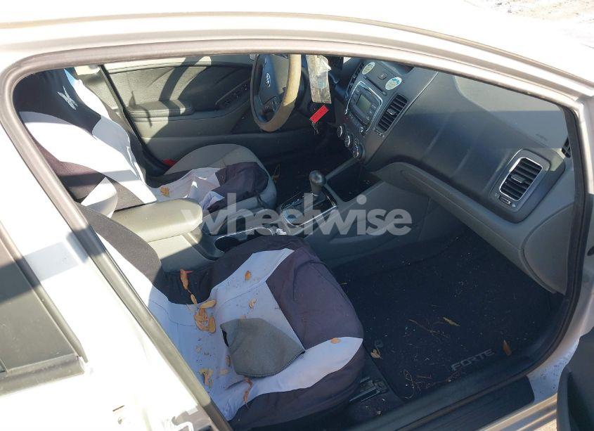 Photo 5 of 2018 Kia Forte LX (VIN 3KPFK4A70JE167765)