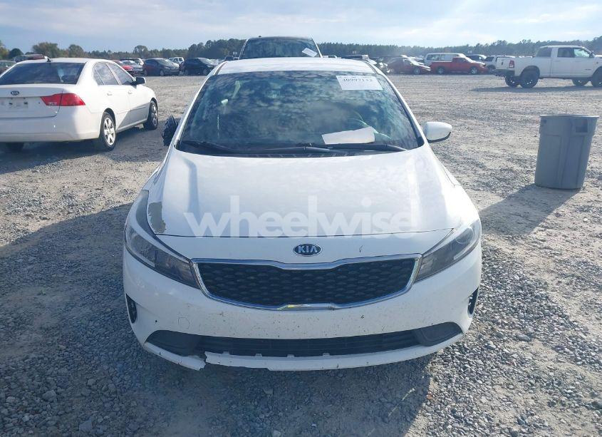 Photo 12 of 2018 Kia Forte LX (VIN 3KPFK4A70JE180550)