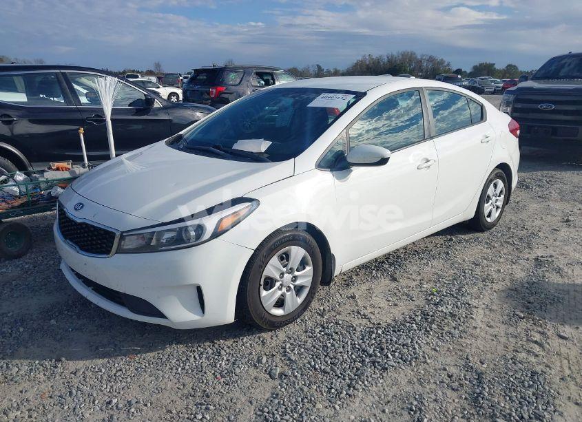 Photo 2 of 2018 Kia Forte LX (VIN 3KPFK4A70JE180550)