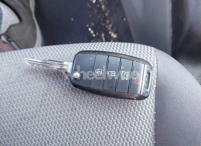 Photo 11 of 2018 Kia Forte LX (VIN 3KPFK4A70JE193167)