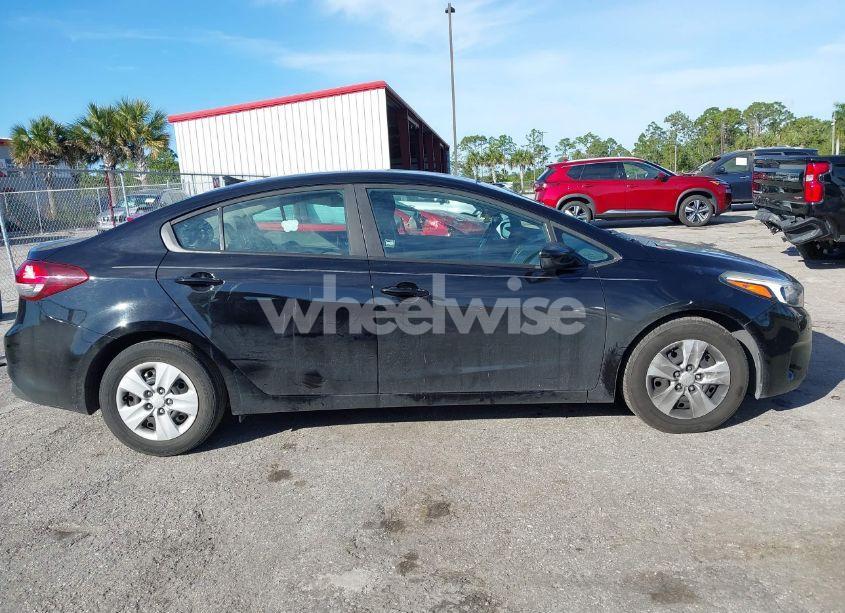 Photo 14 of 2018 Kia Forte LX (VIN 3KPFK4A70JE193167)