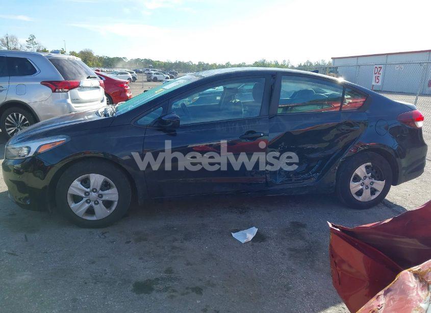 Photo 15 of 2018 Kia Forte LX (VIN 3KPFK4A70JE193167)
