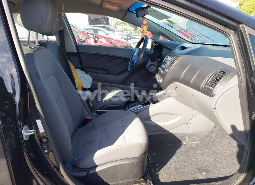 Photo 5 of 2018 Kia Forte LX (VIN 3KPFK4A70JE193167)