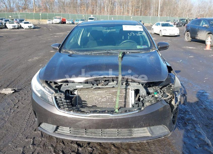 Photo 12 of 2018 Kia Forte LX (VIN 3KPFK4A70JE205690)