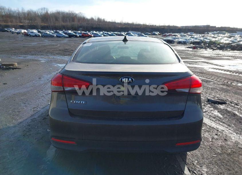 Photo 16 of 2018 Kia Forte LX (VIN 3KPFK4A70JE205690)
