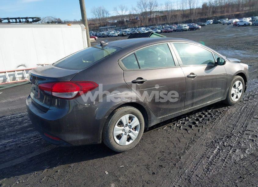 Photo 4 of 2018 Kia Forte LX (VIN 3KPFK4A70JE205690)