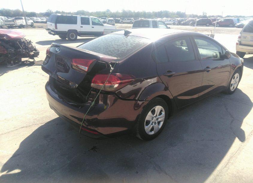 Photo 4 of 2018 Kia Forte LX (VIN 3KPFK4A70JE213143)