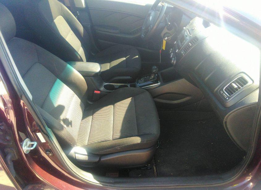 Photo 5 of 2018 Kia Forte LX (VIN 3KPFK4A70JE213143)