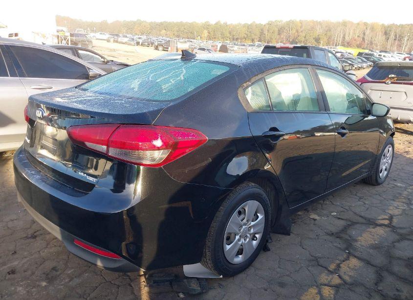Photo 4 of 2018 Kia Forte LX (VIN 3KPFK4A70JE213935)
