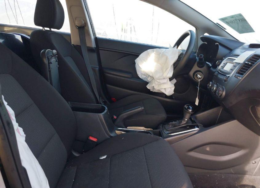 Photo 5 of 2018 Kia Forte LX (VIN 3KPFK4A70JE213935)