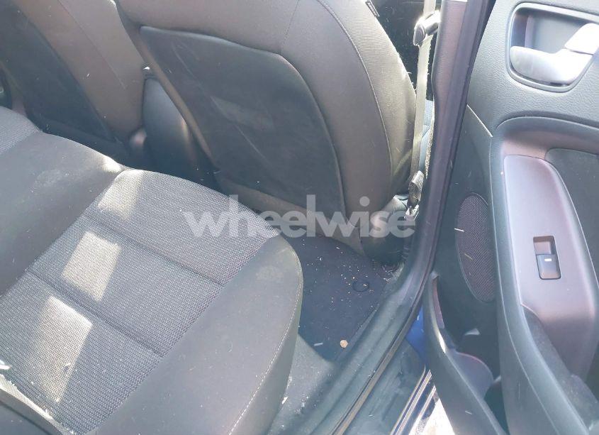 Photo 8 of 2018 Kia Forte LX (VIN 3KPFK4A70JE214129)