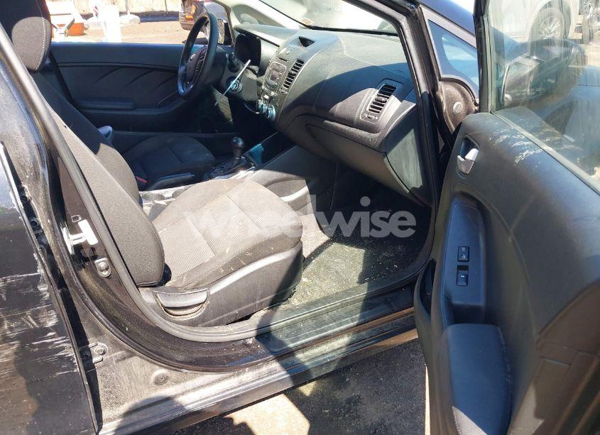 Photo 5 of 2018 Kia Forte LX (VIN 3KPFK4A70JE235109)