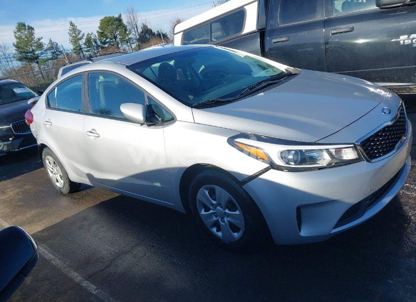 Photo 13 of 2018 Kia Forte LX (VIN 3KPFK4A70JE244053)