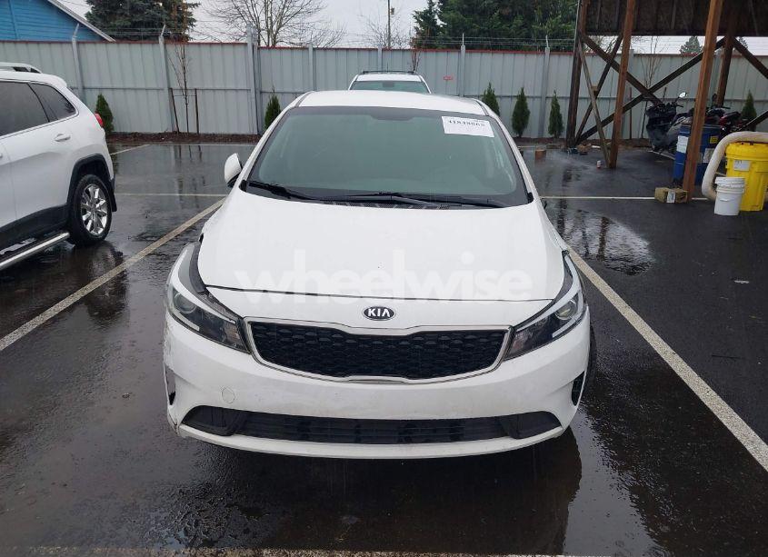 Photo 12 of 2018 Kia Forte LX (VIN 3KPFK4A70JE245753)