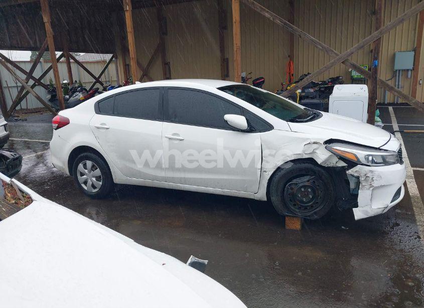 Photo 13 of 2018 Kia Forte LX (VIN 3KPFK4A70JE245753)