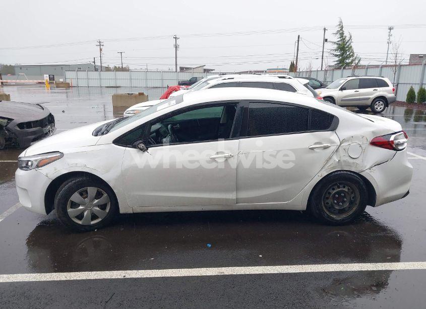 Photo 14 of 2018 Kia Forte LX (VIN 3KPFK4A70JE245753)