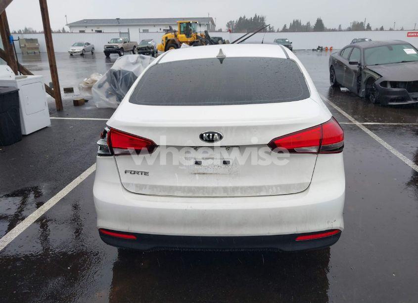 Photo 16 of 2018 Kia Forte LX (VIN 3KPFK4A70JE245753)