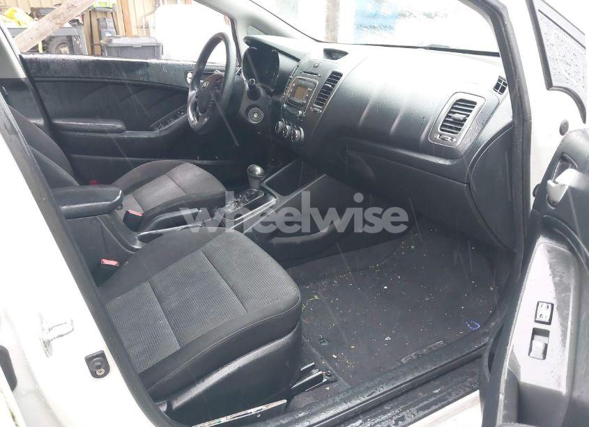 Photo 5 of 2018 Kia Forte LX (VIN 3KPFK4A70JE245753)