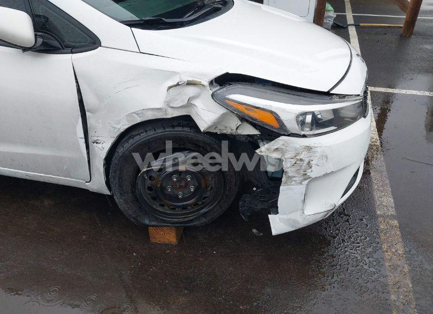 Photo 6 of 2018 Kia Forte LX (VIN 3KPFK4A70JE245753)