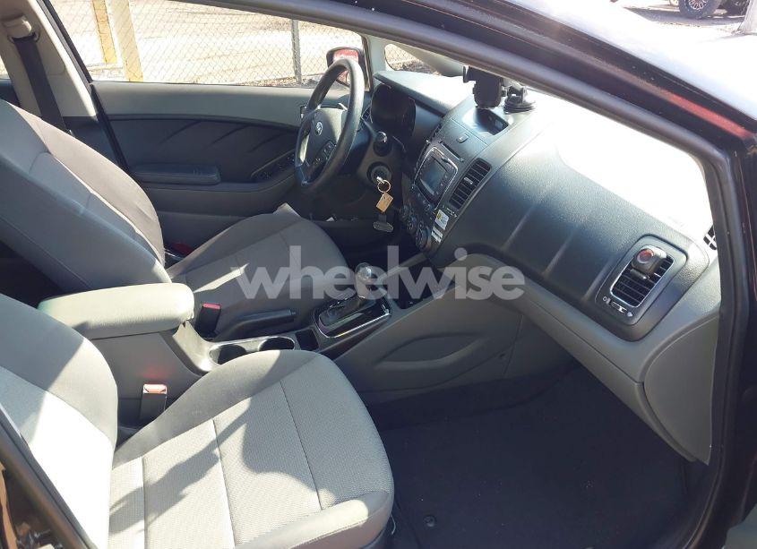 Photo 5 of 2018 Kia Forte LX (VIN 3KPFK4A70JE269440)