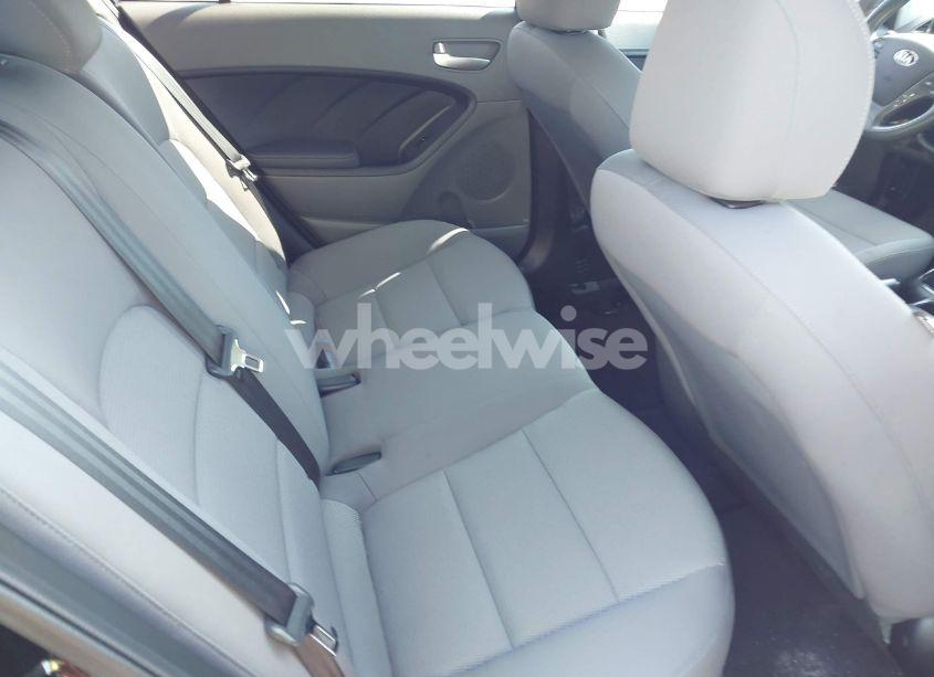 Photo 8 of 2018 Kia Forte LX (VIN 3KPFK4A70JE269440)