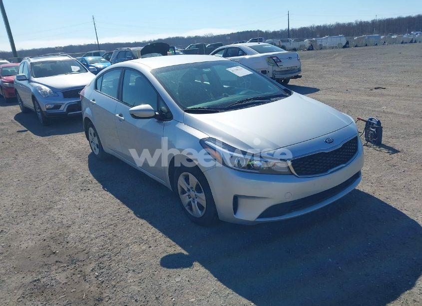2017 Kia Forte LX (VIN 3KPFK4A71HE012605) main photo