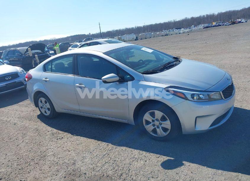 Photo 13 of 2017 Kia Forte LX (VIN 3KPFK4A71HE012605)
