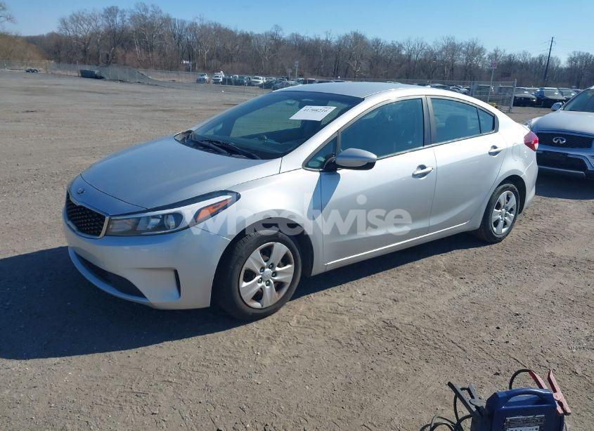 Photo 2 of 2017 Kia Forte LX (VIN 3KPFK4A71HE012605)