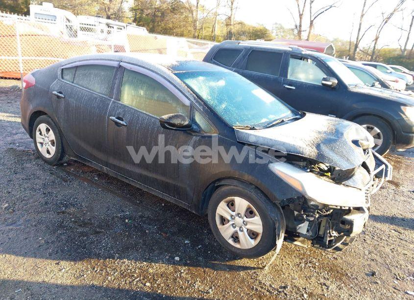 2017 Kia Forte LX (VIN 3KPFK4A71HE013091) main photo