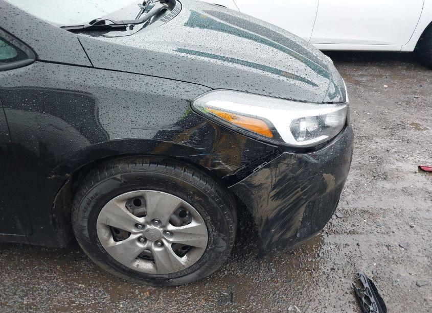 Photo 6 of 2017 Kia Forte LX (VIN 3KPFK4A71HE026942)