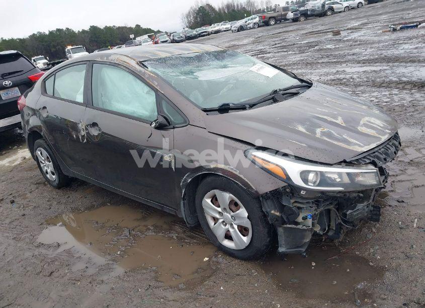 2017 Kia Forte LX (VIN 3KPFK4A71HE049539) main photo