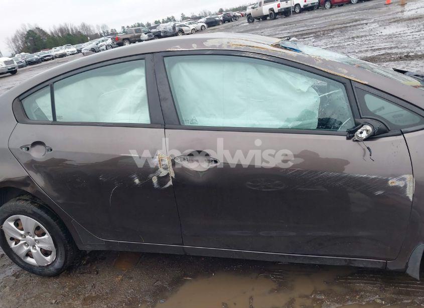 Photo 14 of 2017 Kia Forte LX (VIN 3KPFK4A71HE049539)