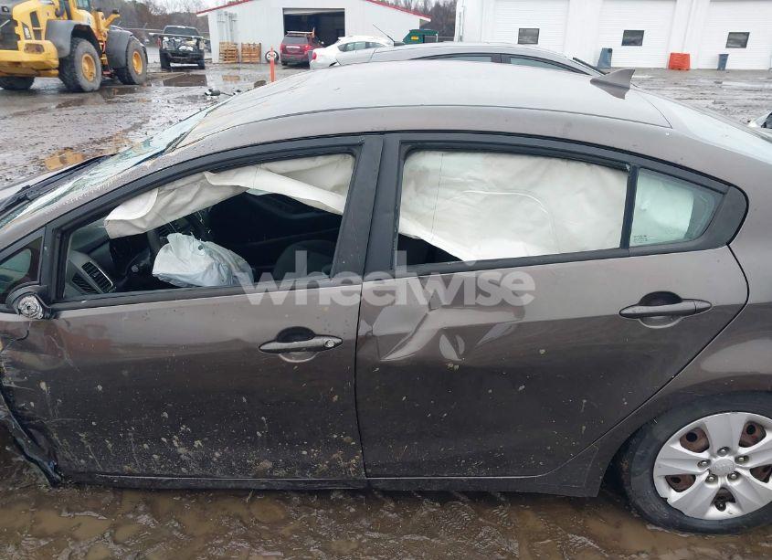 Photo 15 of 2017 Kia Forte LX (VIN 3KPFK4A71HE049539)