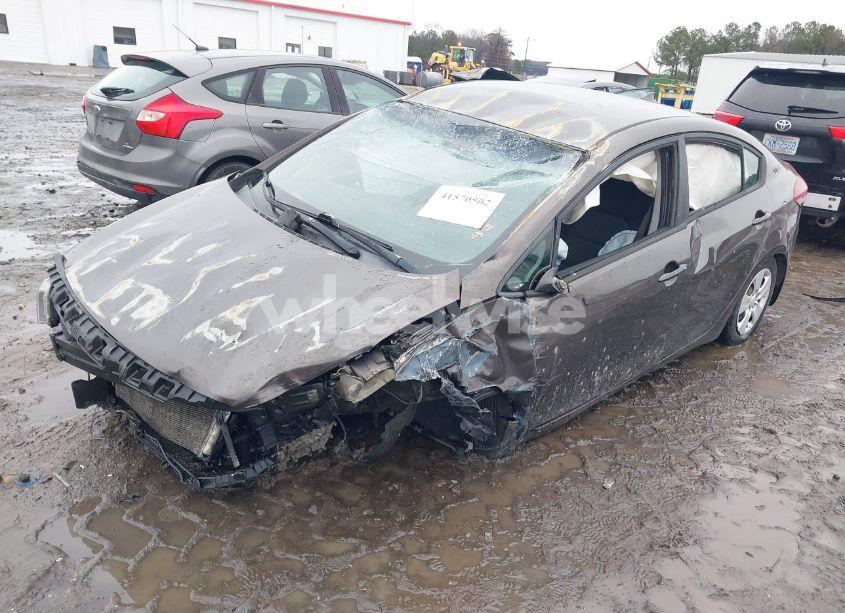 Photo 2 of 2017 Kia Forte LX (VIN 3KPFK4A71HE049539)