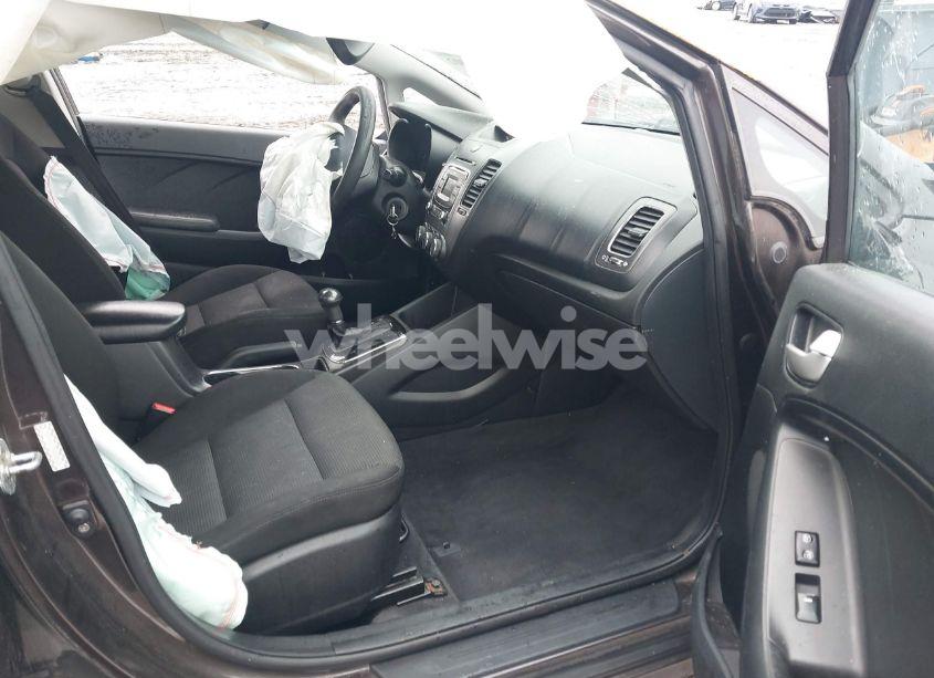 Photo 5 of 2017 Kia Forte LX (VIN 3KPFK4A71HE049539)