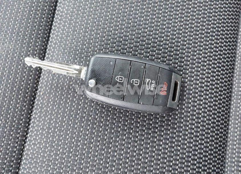 Photo 11 of 2017 Kia Forte LX (VIN 3KPFK4A71HE052215)