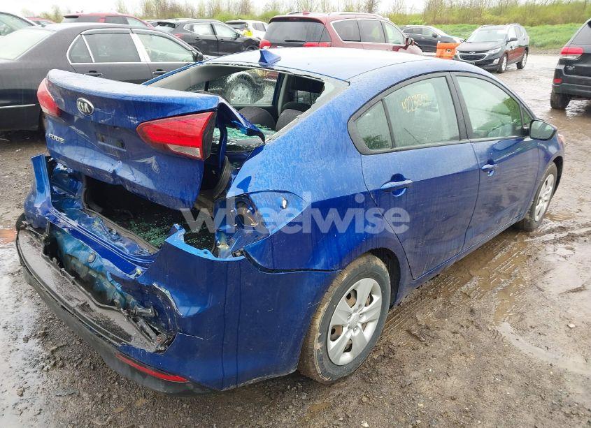 Photo 4 of 2017 Kia Forte LX (VIN 3KPFK4A71HE052215)