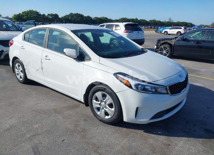 2017 Kia Forte LX (VIN 3KPFK4A71HE089779) main photo