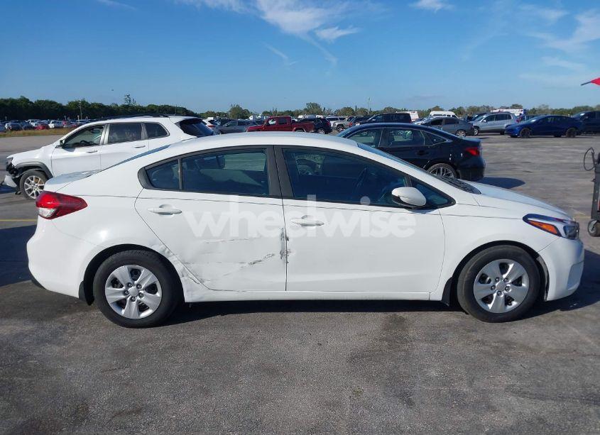 Photo 13 of 2017 Kia Forte LX (VIN 3KPFK4A71HE089779)