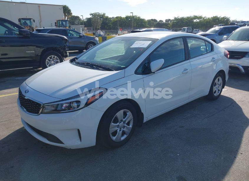 Photo 2 of 2017 Kia Forte LX (VIN 3KPFK4A71HE089779)