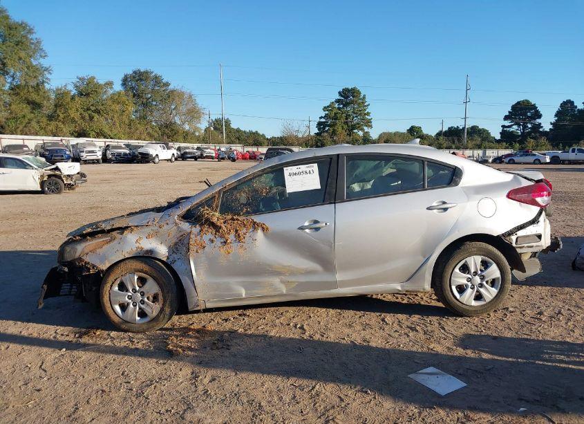 Photo 14 of 2017 Kia Forte LX (VIN 3KPFK4A71HE091189)