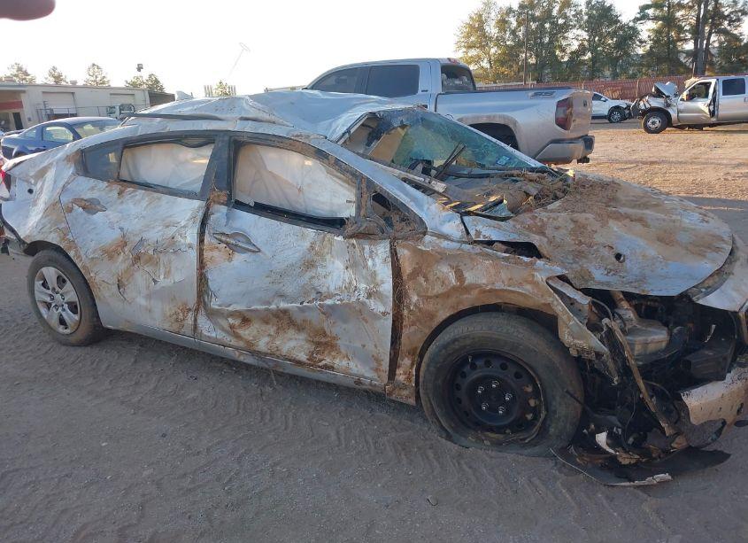 Photo 6 of 2017 Kia Forte LX (VIN 3KPFK4A71HE091189)