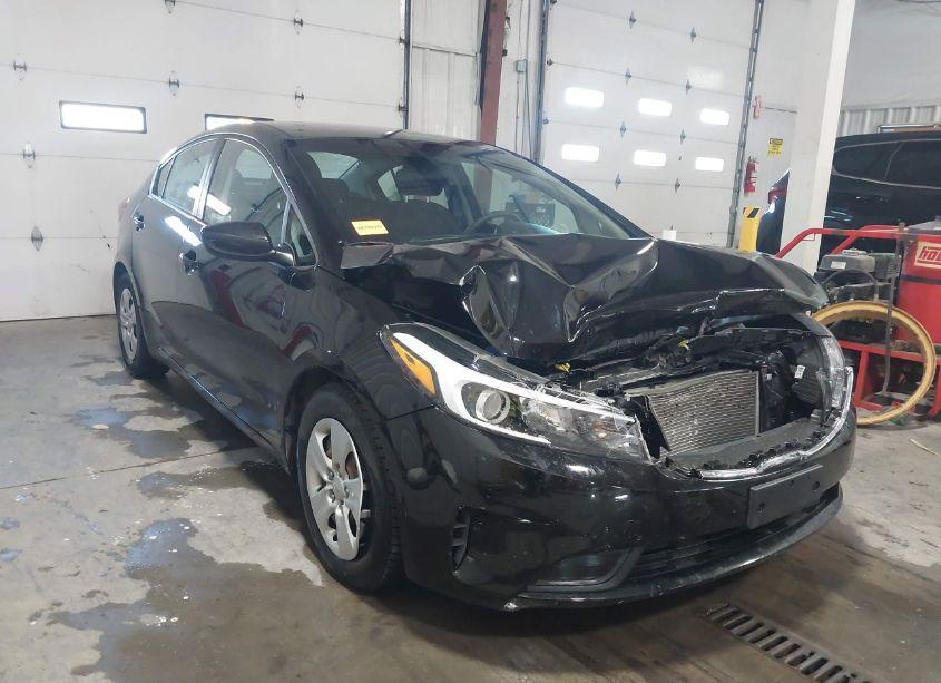 2017 Kia Forte LX (VIN 3KPFK4A71HE097896) main photo